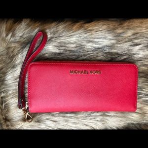 Michael Kors Jetset Travel Continental Wallet
